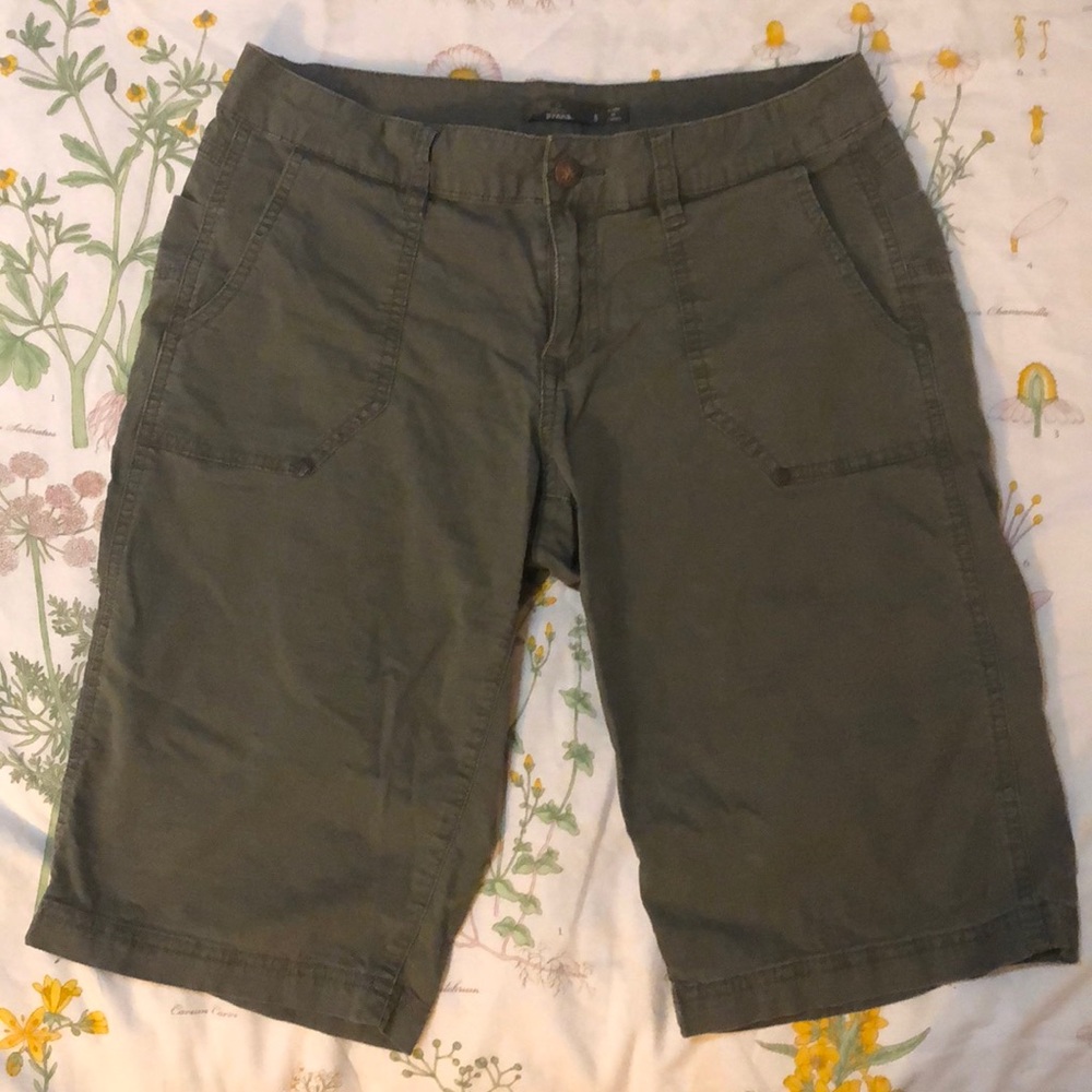 Prana long shorts size 8 olive/army green